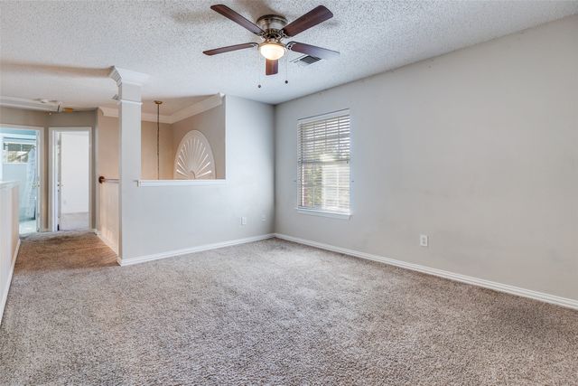 2405 N Hunter Place Lane, Arlington, TX 76006