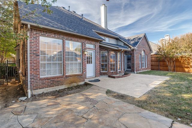 2405 N Hunter Place Lane, Arlington, TX 76006