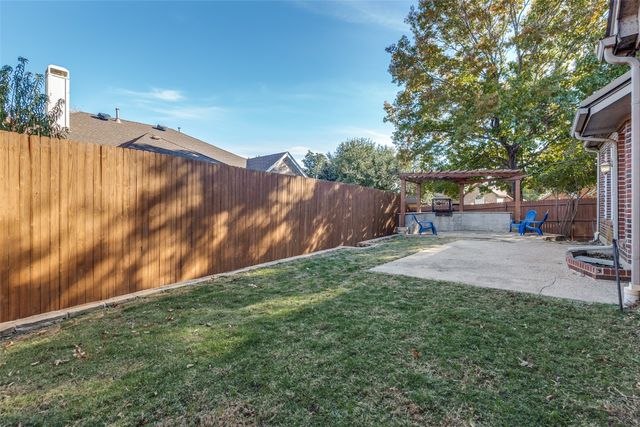 2405 N Hunter Place Lane, Arlington, TX 76006