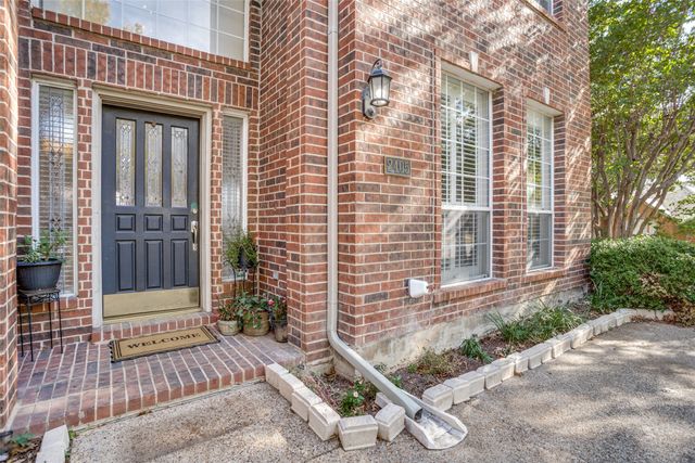 2405 N Hunter Place Lane, Arlington, TX 76006