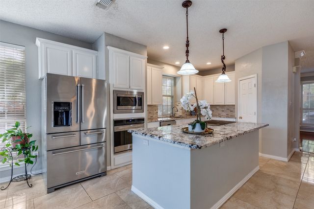 2405 N Hunter Place Lane, Arlington, TX 76006