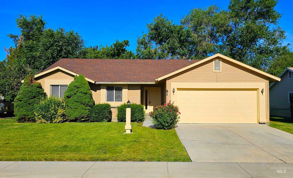Image 1 of property listing at 81 N Mirage St, Nampa, ID 83651