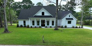 1464 Hawthorn Dr., Pawleys Island, SC 29585