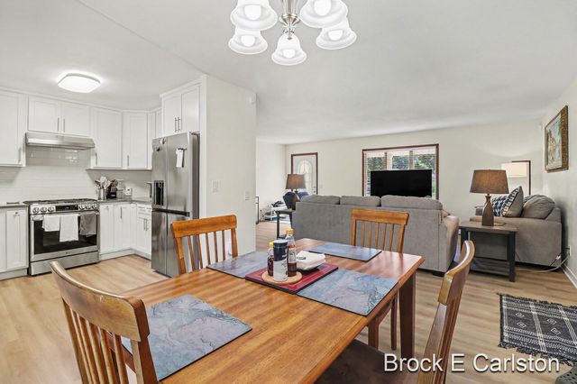 2756 Marquette Avenue, Muskegon, MI 49442