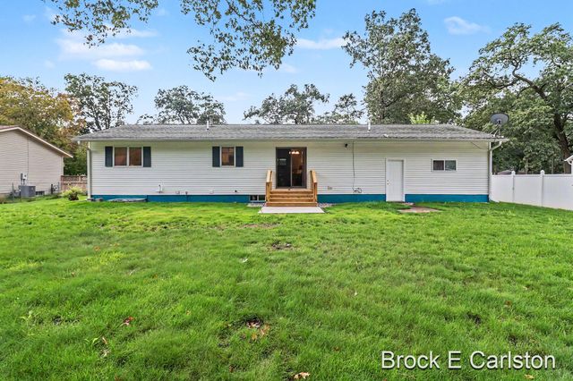 2756 Marquette Avenue, Muskegon, MI 49442