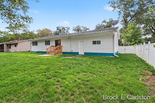 2756 Marquette Avenue, Muskegon, MI 49442