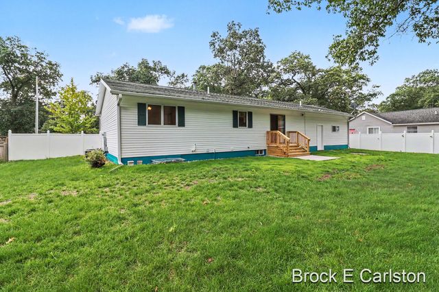 2756 Marquette Avenue, Muskegon, MI 49442