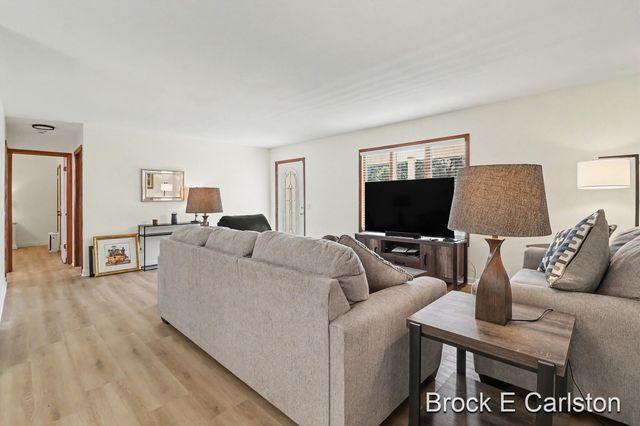 2756 Marquette Avenue, Muskegon, MI 49442