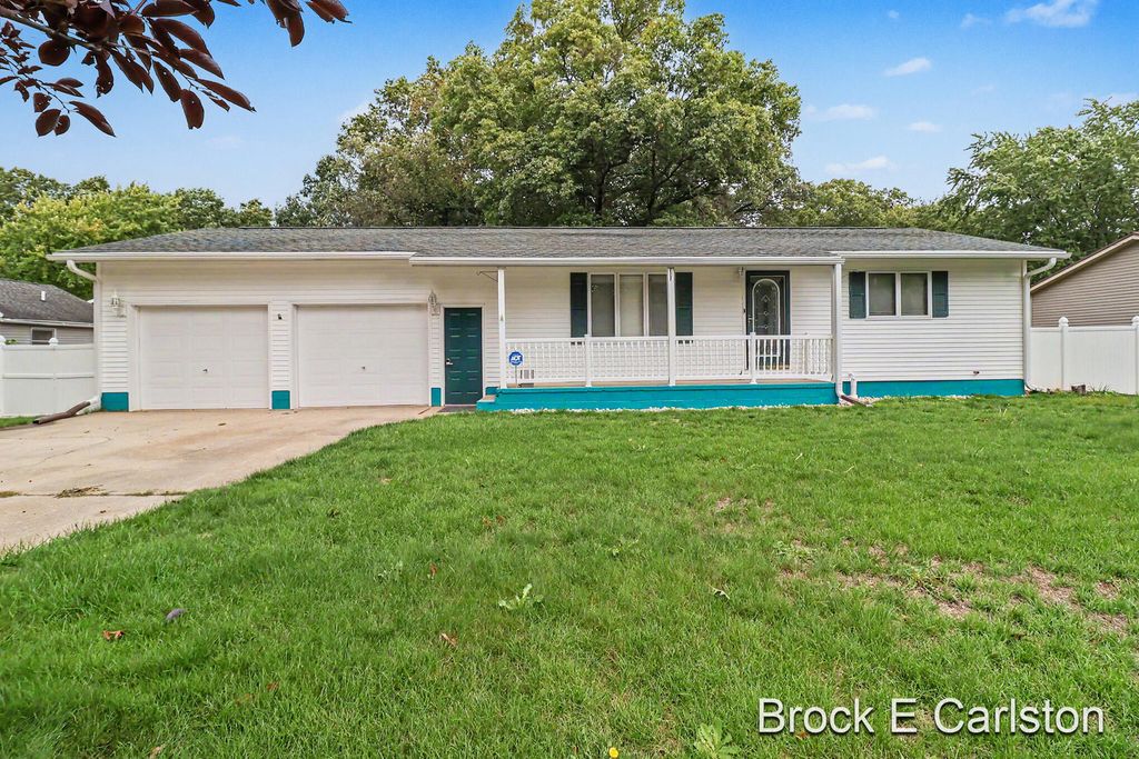2756 Marquette Avenue, Muskegon, MI 49442