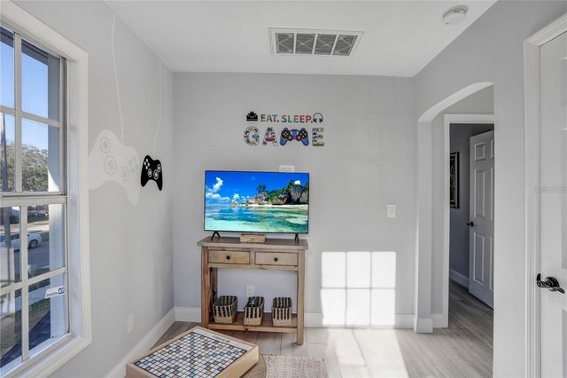 1960 MCKINLEY STREET, Clearwater, FL 33765