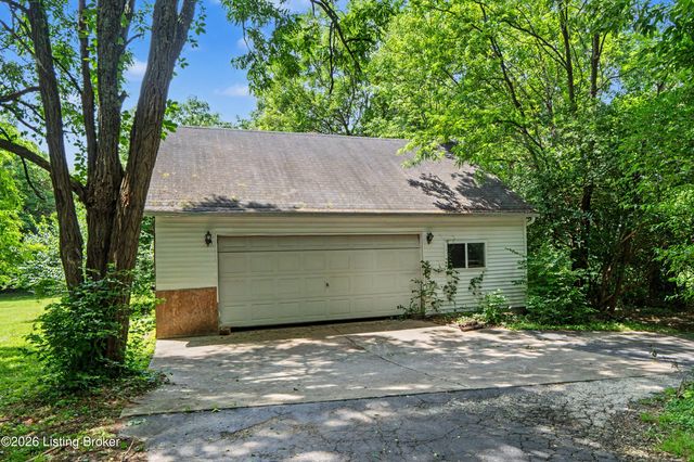 6804 Clore Ln, Crestwood, KY 40014