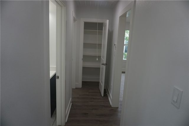 1000 North Sterling Avenue, Bryan, TX 77803