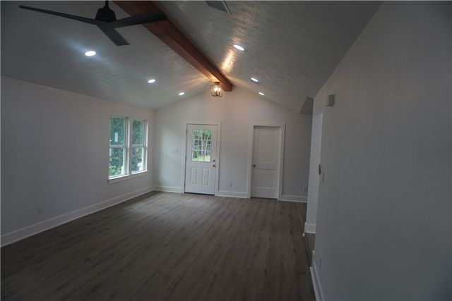 1000 North Sterling Avenue, Bryan, TX 77803