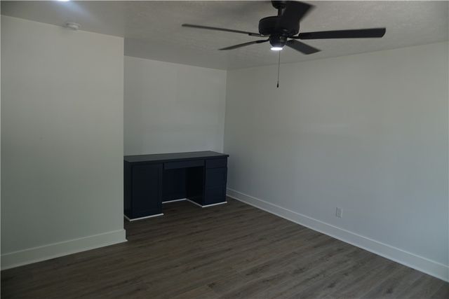1000 North Sterling Avenue, Bryan, TX 77803