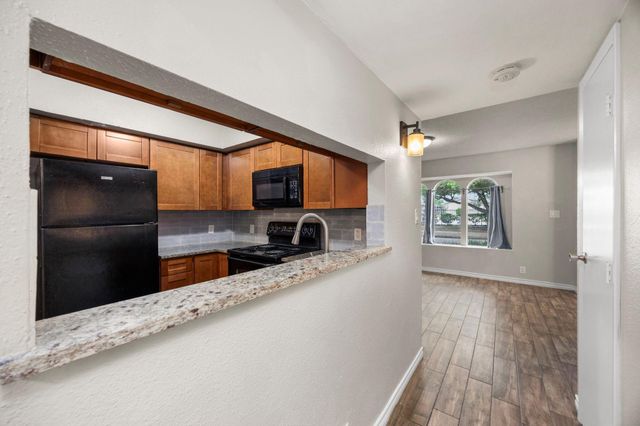 11002 Hammerly Boulevard 214, Houston, TX 77043