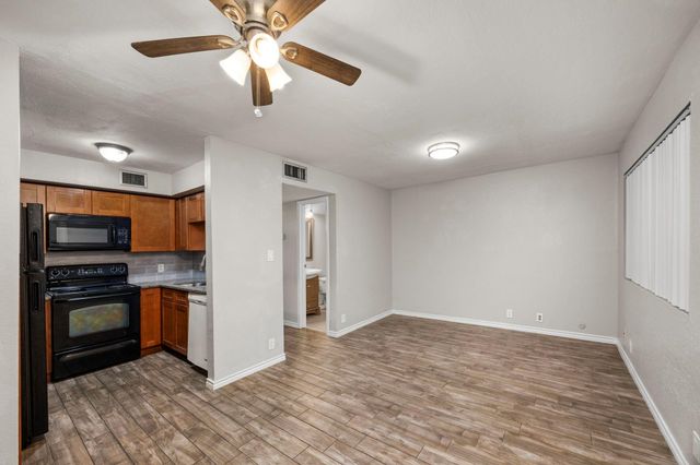 11002 Hammerly Boulevard 214, Houston, TX 77043