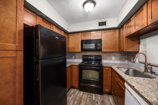 11002 Hammerly Boulevard 214, Houston, TX 77043