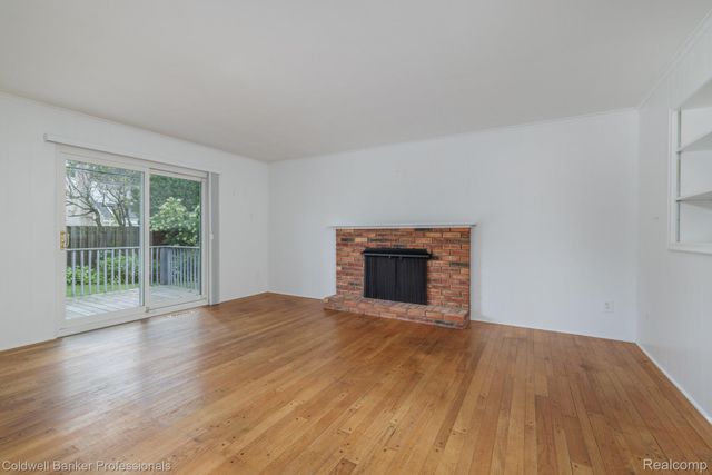1399 Edmundton Drive, Grosse Pointe Woods, MI 48236