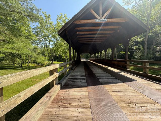 239 Stone Valley Way, Hendersonville, NC 28792