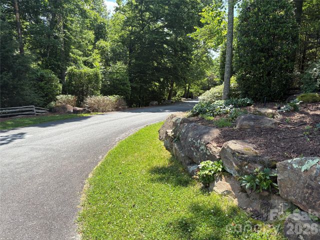 239 Stone Valley Way, Hendersonville, NC 28792