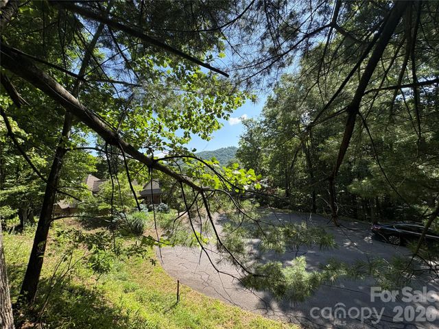 239 Stone Valley Way, Hendersonville, NC 28792