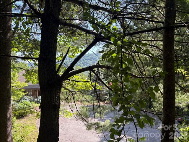 239 Stone Valley Way, Hendersonville, NC 28792