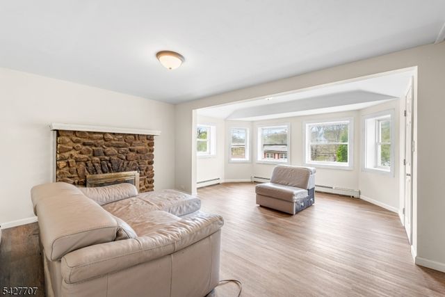 103 Prospect Point Rd, Jefferson Twp., NJ 07849