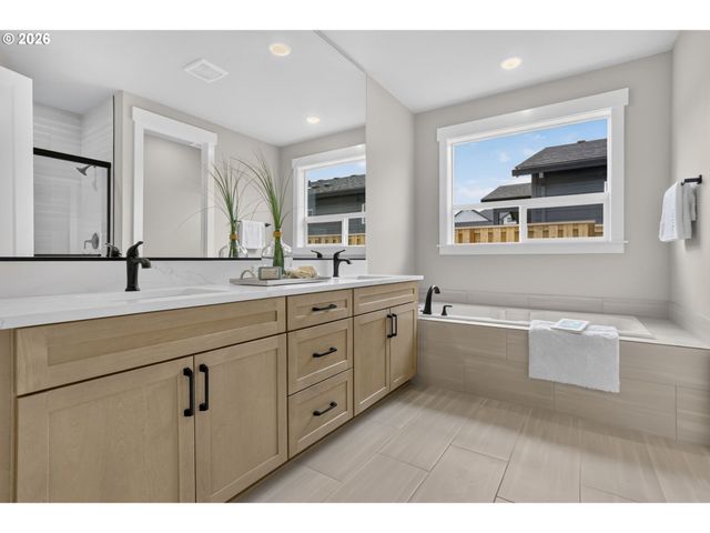 1570 Ne Wiley Ln 12, Estacada, OR 97023