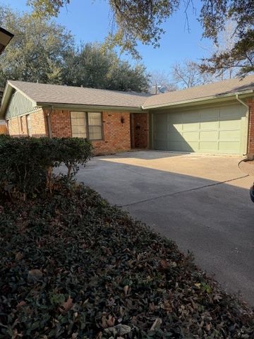 2728 Mccart Avenue, Fort Worth, TX 76110