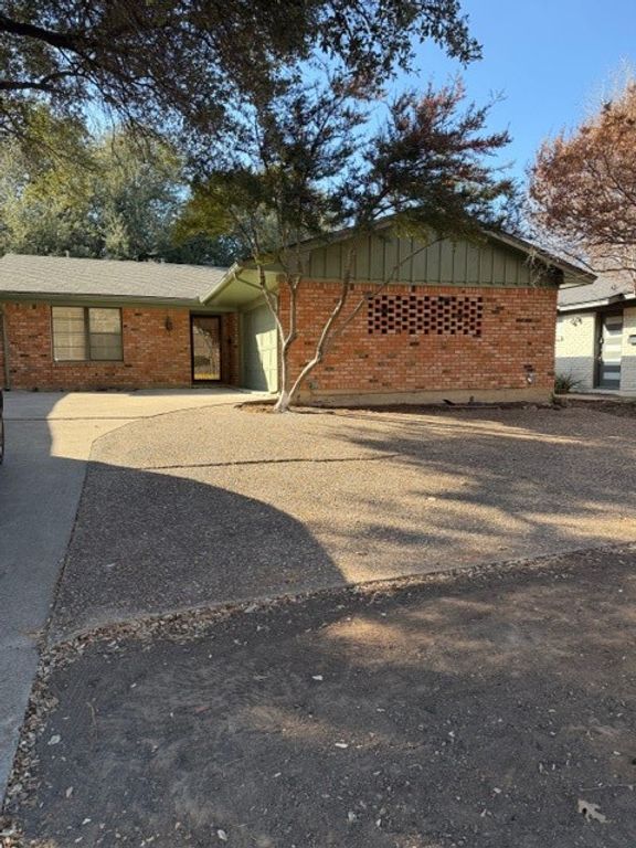 2728 Mccart Avenue, Fort Worth, TX 76110