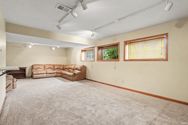 52742 Red Fox Trail, South Bend, IN 46628