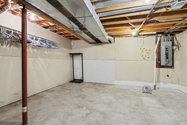 52742 Red Fox Trail, South Bend, IN 46628