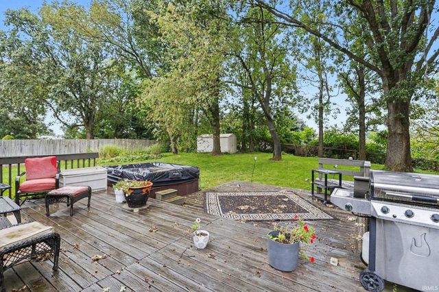 52742 Red Fox Trail, South Bend, IN 46628