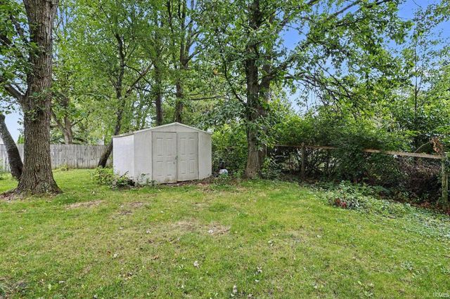 52742 Red Fox Trail, South Bend, IN 46628