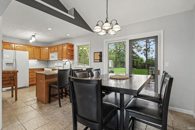 52742 Red Fox Trail, South Bend, IN 46628