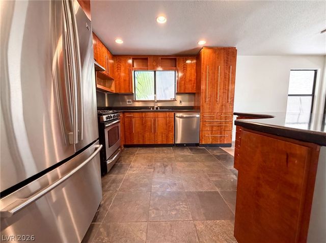 2801 Autumn Haze Lane, Las Vegas, NV 89117