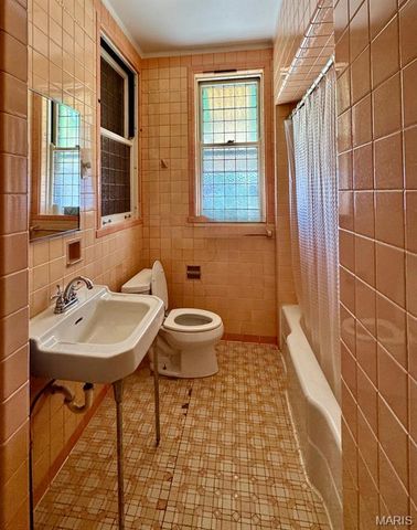 1924 Allen, St Louis, MO 63104