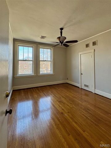 1924 Allen, St Louis, MO 63104