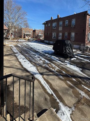 1924 Allen, St Louis, MO 63104