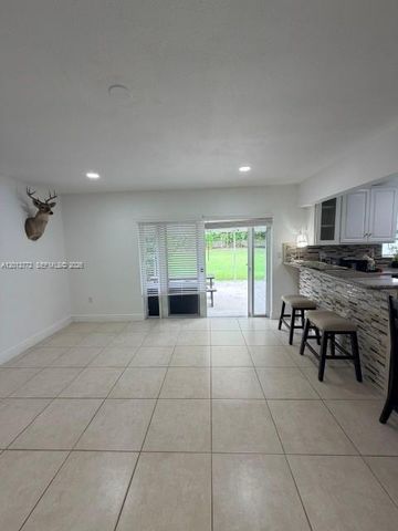2220 SW 125th Ct, Miami, FL 33175