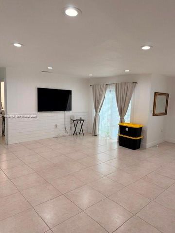 2220 SW 125th Ct, Miami, FL 33175