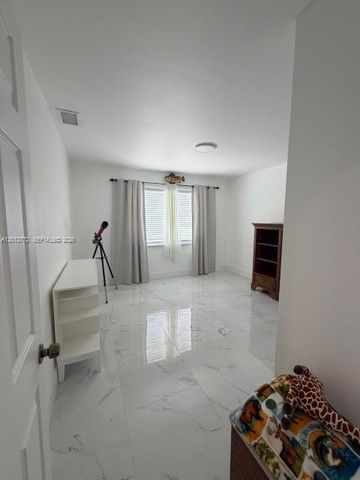 2220 SW 125th Ct, Miami, FL 33175