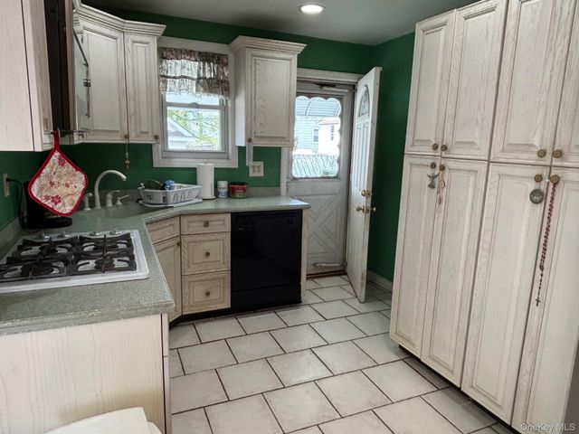 12414 23rd Avenue, College Point, NY 11356