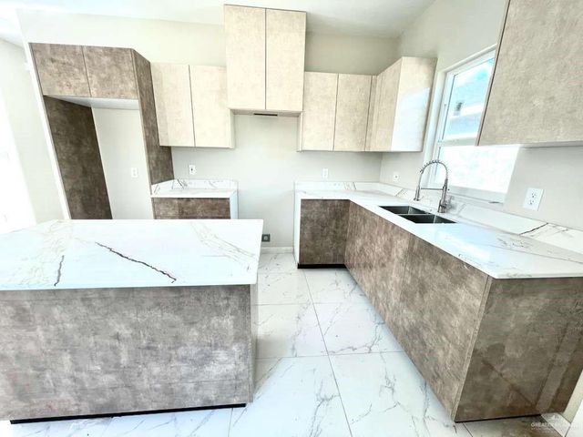 505 N Emerald Avenue, Edinburg, TX 78541