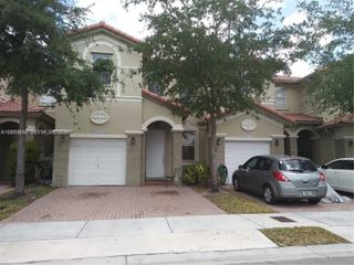 10763 NW 81st Ln, Doral, FL 33178