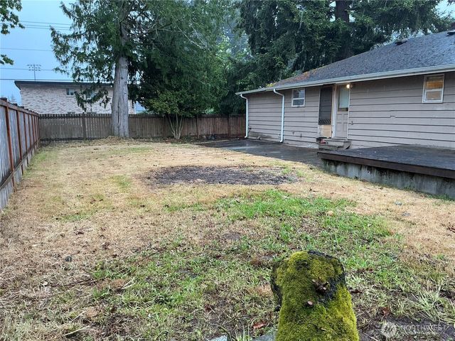 8007 215th Street SW, Edmonds, WA 98026