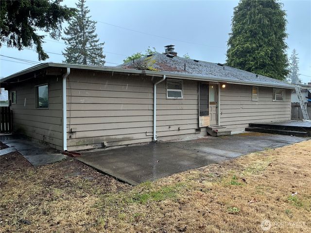 8007 215th Street SW, Edmonds, WA 98026