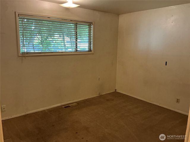 8007 215th Street SW, Edmonds, WA 98026