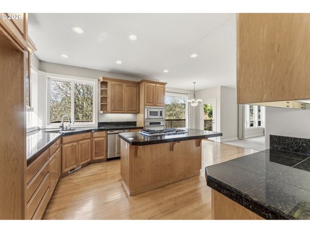 13979 Nw GREENWOOD Dr, Portland, OR 97229