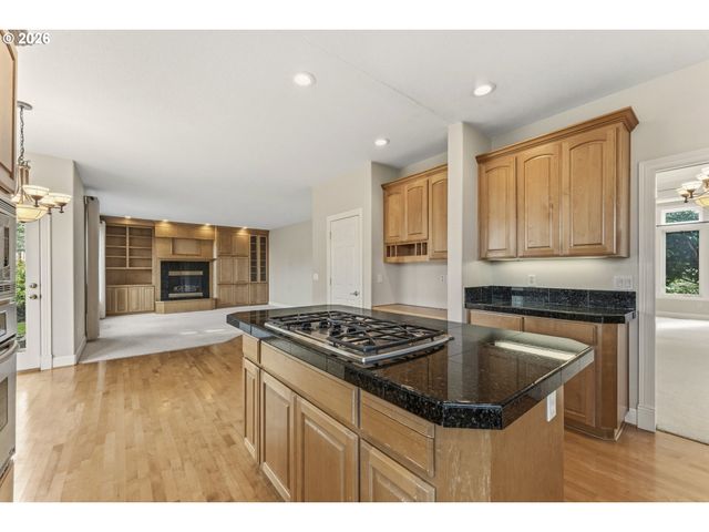 13979 Nw GREENWOOD Dr, Portland, OR 97229